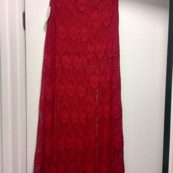 Red Floral Lace Skirt - Picture 2 of 5